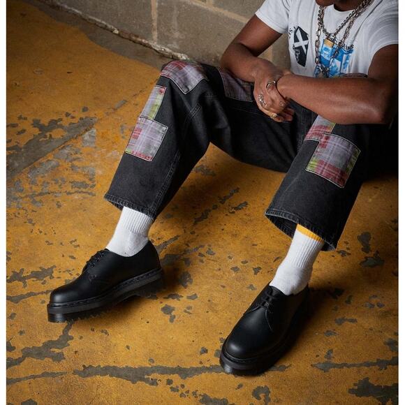 *SOLD* New! Dr. Martens Vegan 1461 Mono Felix Platforms in Black - Size 6 - Picture 3 of 10